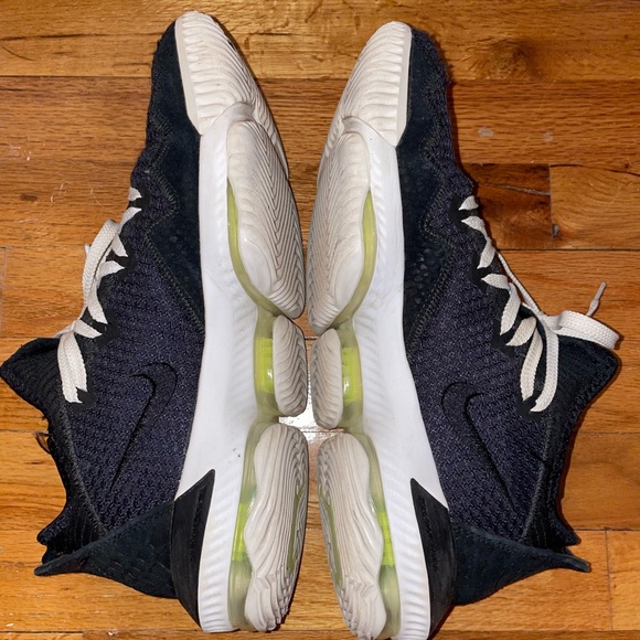 Nike Lebron 16 Low - Picture 6 of 6